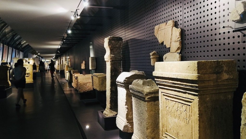 intérieur du musée archéologique de belem