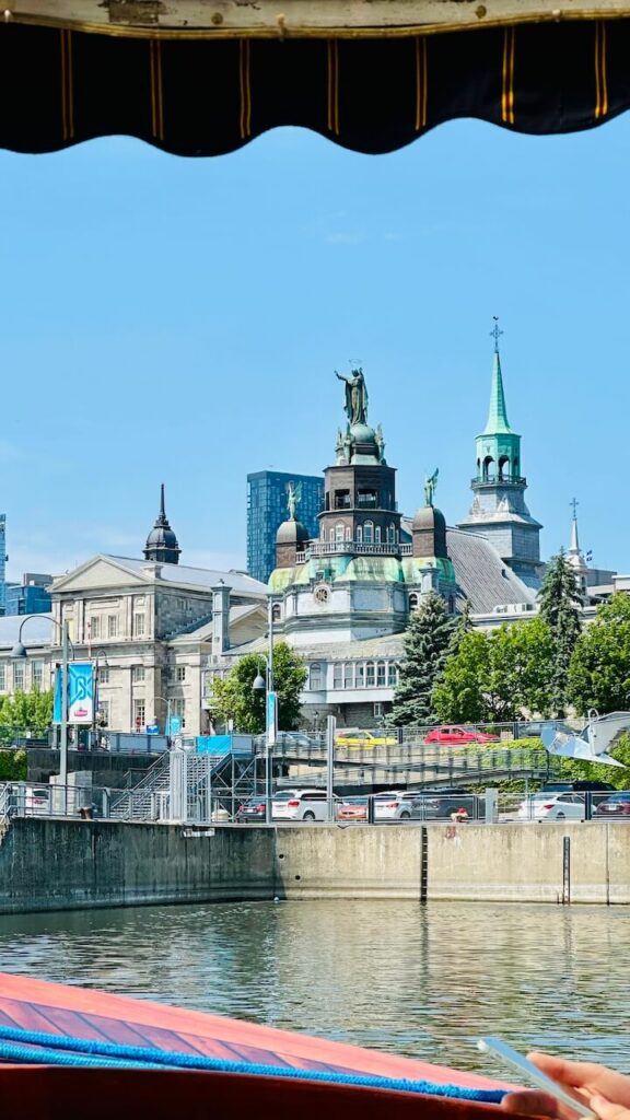 vue montreal depuis bateau saint laurent