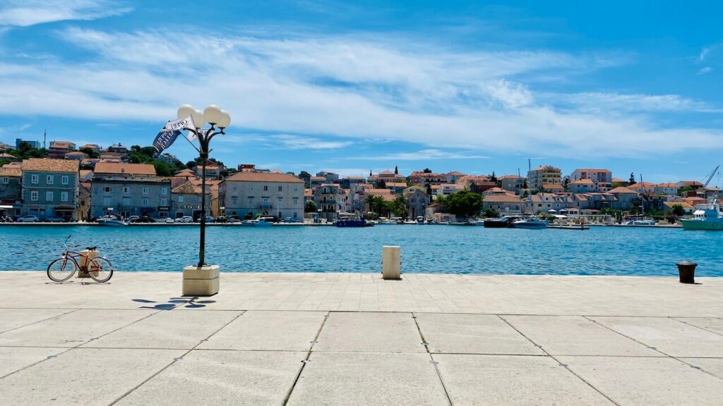 que faire a Trogir, vu sur la mer adriatique