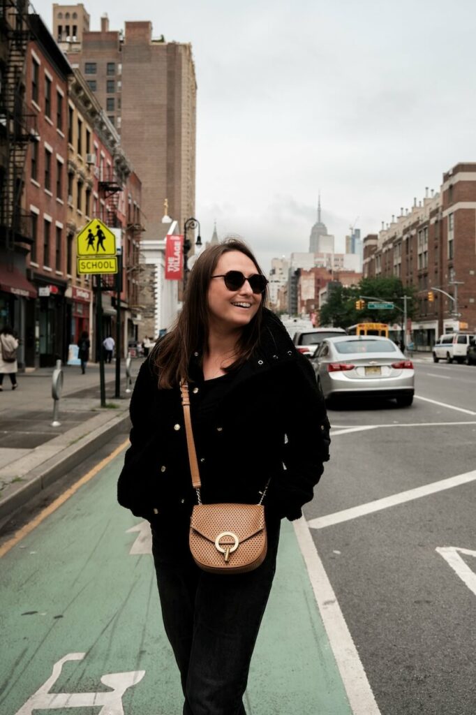 photoshoot dans les rues de new york avec nawelle ajengui