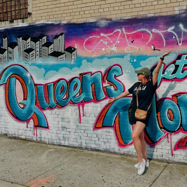 La visite du Queens à NYC avec @destinations.off.road, c’était 🤌🏽 🇺🇸

#queensny #nyc #travelus #summerinthecity #solotrip✈️ #solotraveller